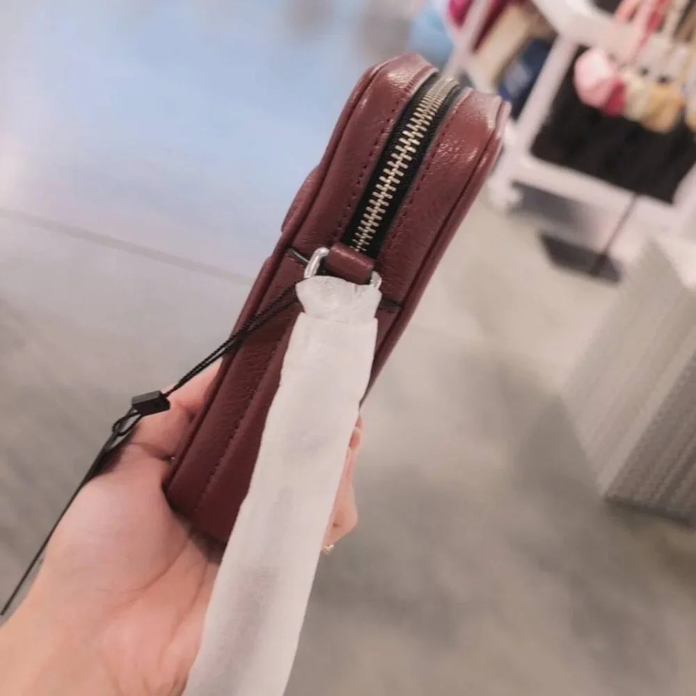 NWT Marc Jacobs THE MOTO SHOT CROSSBODY PHONE CASE - Picture 3 of 3